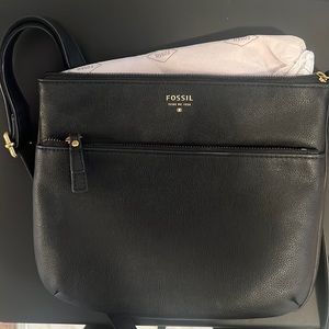 Black Leather Fossil Crossbody Purse (BRAND NEW- tags on)